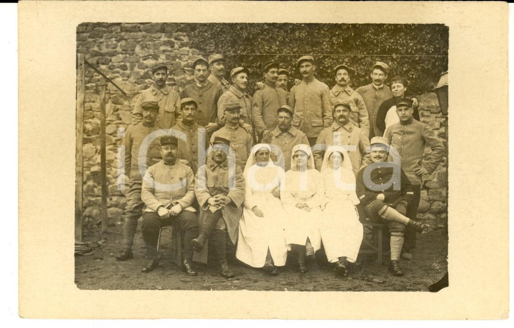 Fotografia d epoca originale 1915 WW1 FRANCIA Ospedale militare  Ufficiali di fanteria con infermiere Foto 1