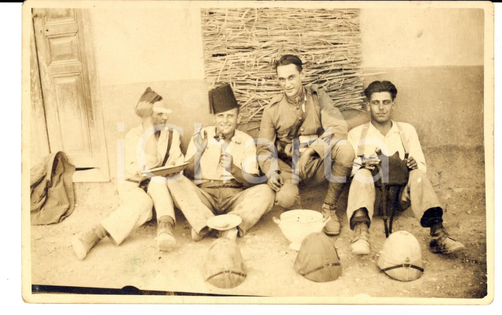 Fotografia d epoca originale 1928 ALGERIE ? Soldats des troupes coloniales aprÃ¨s le massacre de 3 pigeons 1