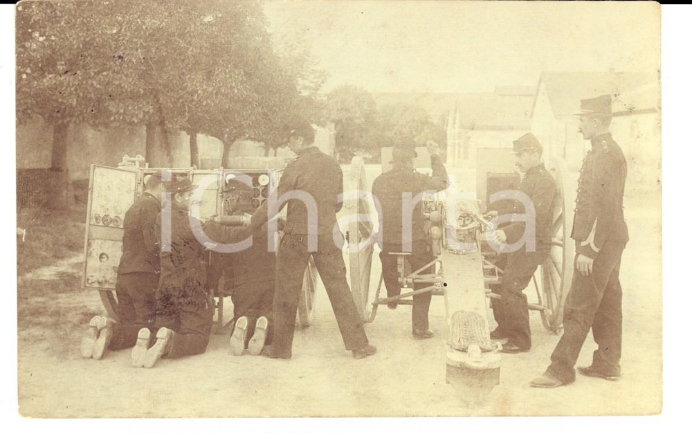 Fotografia d epoca originale 1905 BOURGES F Ufficiali intenti ad armare un cannone Fotografia FP 1
