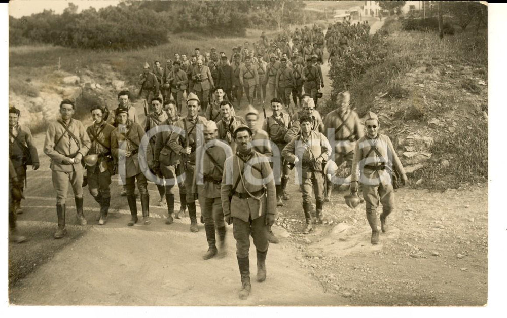 Fotografia d epoca originale 1920 ca FRANCIA Soldati di fanteria durante una marcia di addestramento Foto 1