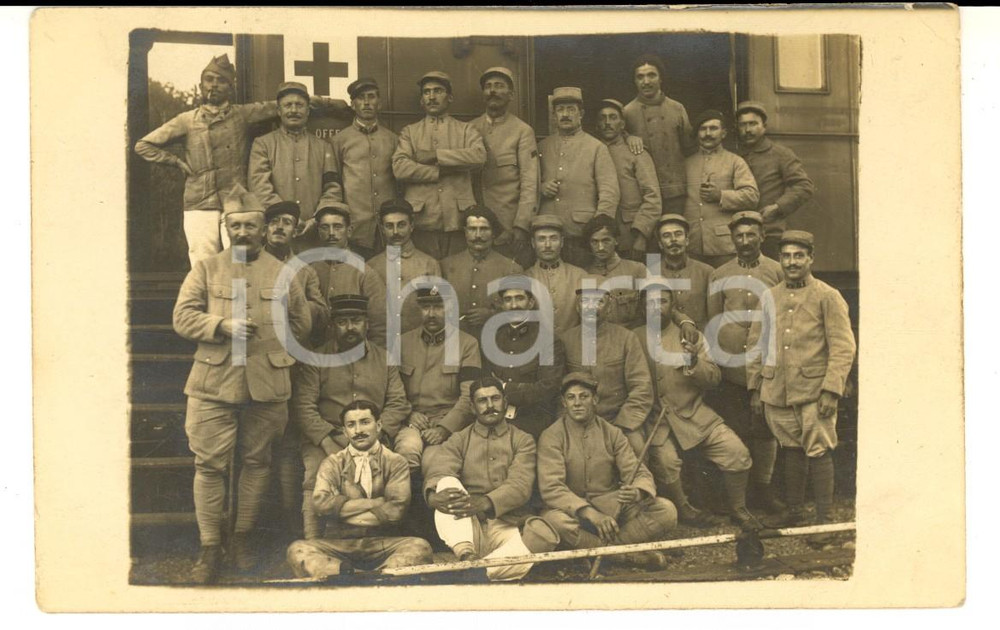1914 WW1 FRANCIA Ufficiali 7° reggimento fanteria davanti a un ufficio sanitario