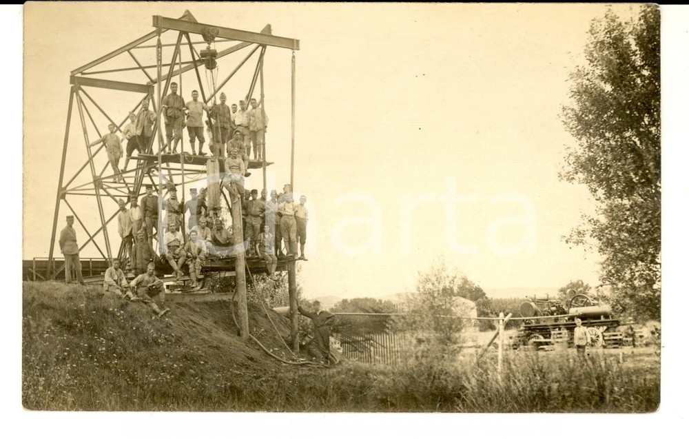 Fotografia d epoca originale 1910 ca FRANCIA Militari del GENIO posano su un traliccio Fotografia FP 1