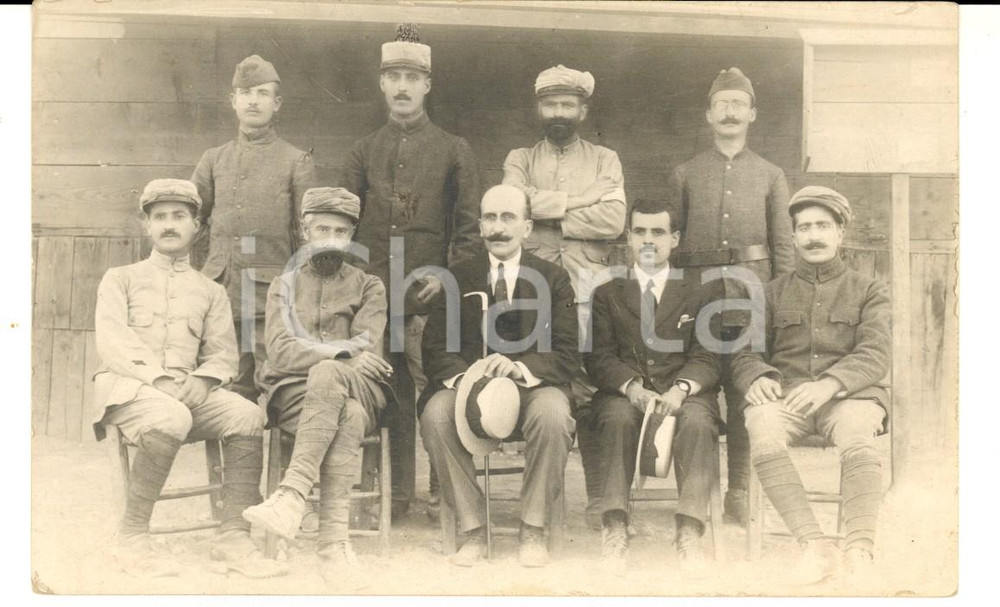 Fotografia d epoca originale 1917 WW1 FRANCIA Borghesi posano con militari della fanteria coloniale Foto FP 1