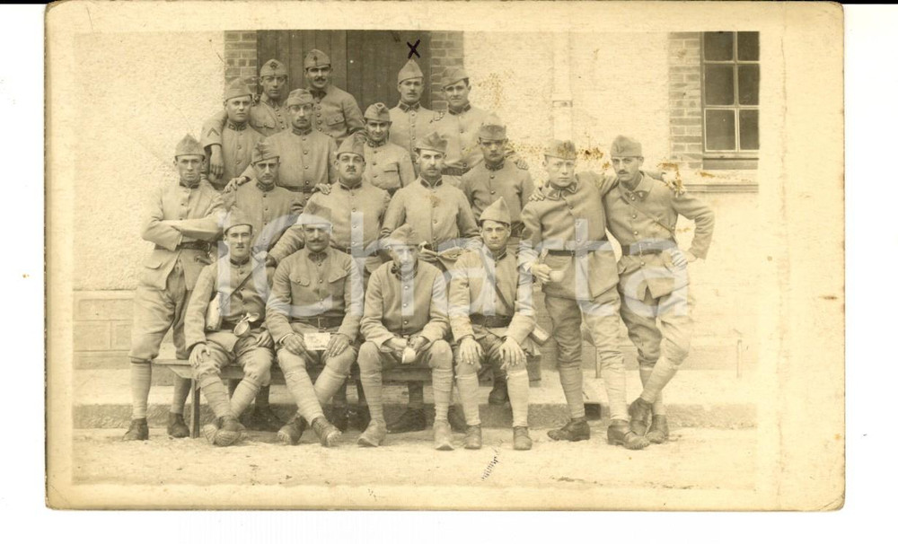 Fotografia d epoca originale 1923 FONTAINEBLEAU F Ufficiale Charles FRIGNET posa con i commilitoni Foto 1