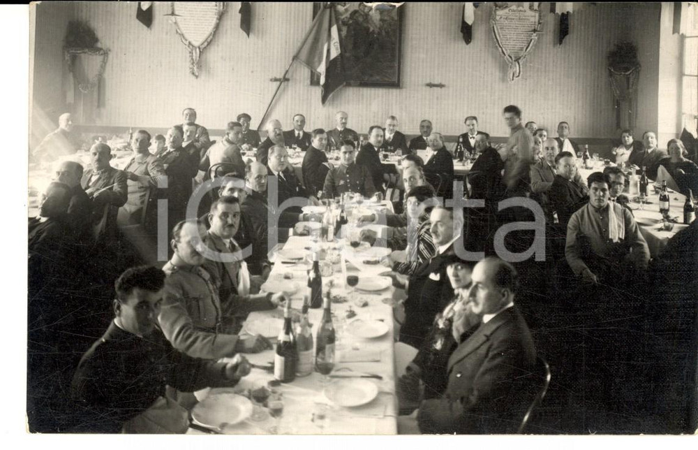 Fotografia d epoca originale 1930 ca FRANCIA Pranzo di un associazione di combattenti Foto cartolina 1