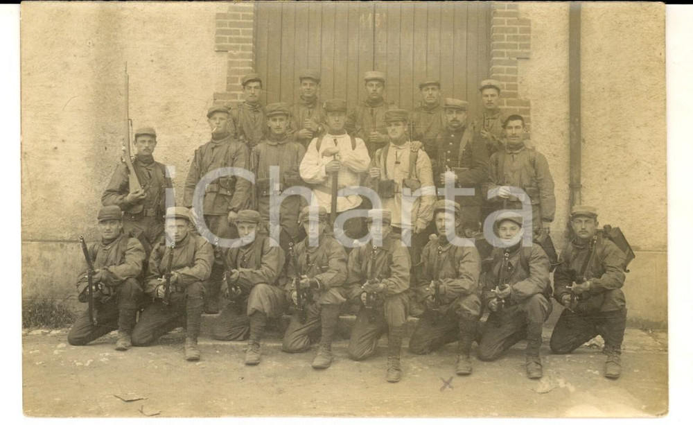 Fotografia d epoca originale 1915 WW1 FRANCE Gruppo di militari con i fucili spianati Foto cartolina 1