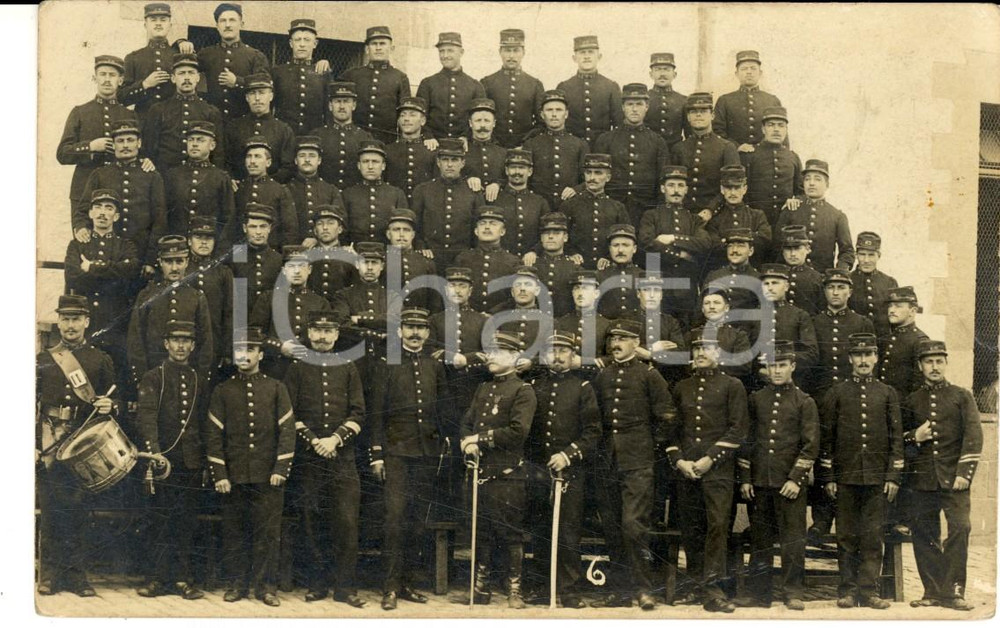 Fotografia d epoca originale 1915 ca WW1 VINCENNES Soldati di vari reggimenti con tamburino Foto cartolina 1