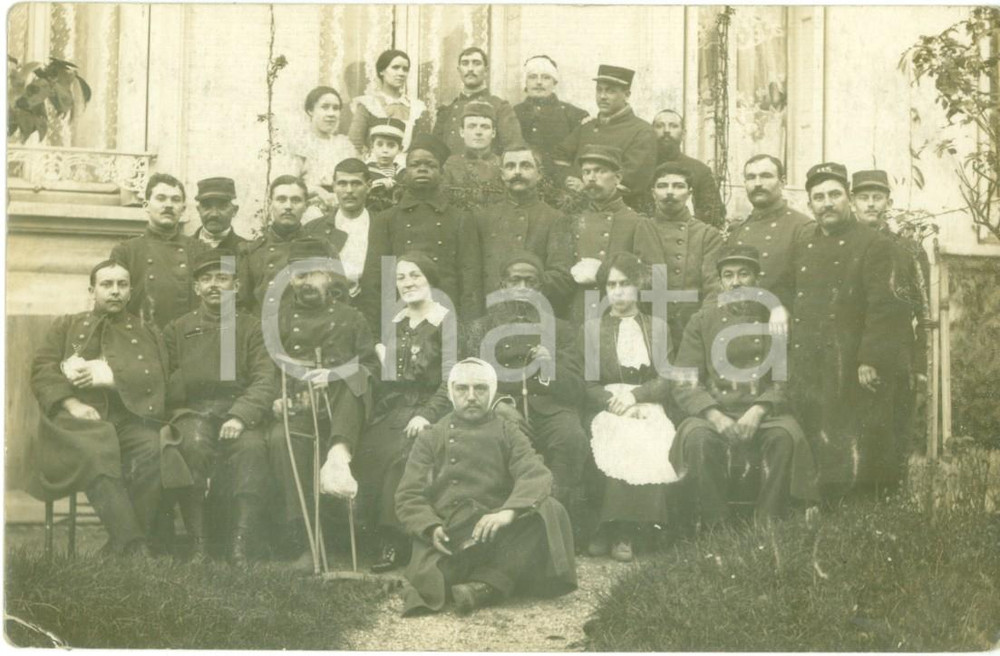 Fotografia d epoca originale 1914 FRANCE WW1 Souvenir de l annÃ©e terrible Gruppo con soldati feriti Cartolina 1