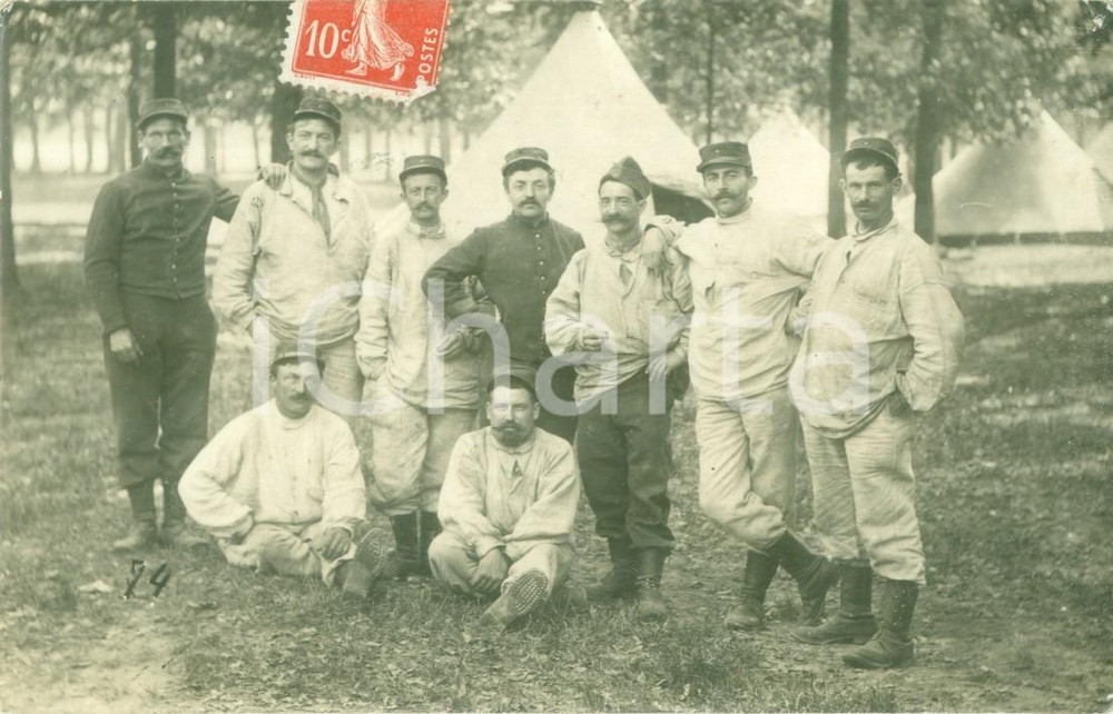 Fotografia d epoca originale 1908 FONTAINEBLEAU F Soldati al campo militare Cartolina FP VG 1