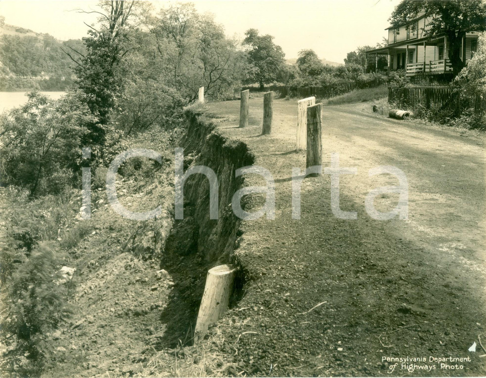 Fotografia d epoca originale 1933 GREENE COUNTY, PENNSYLVANIA USA Costone stradale crollato in una frana 1