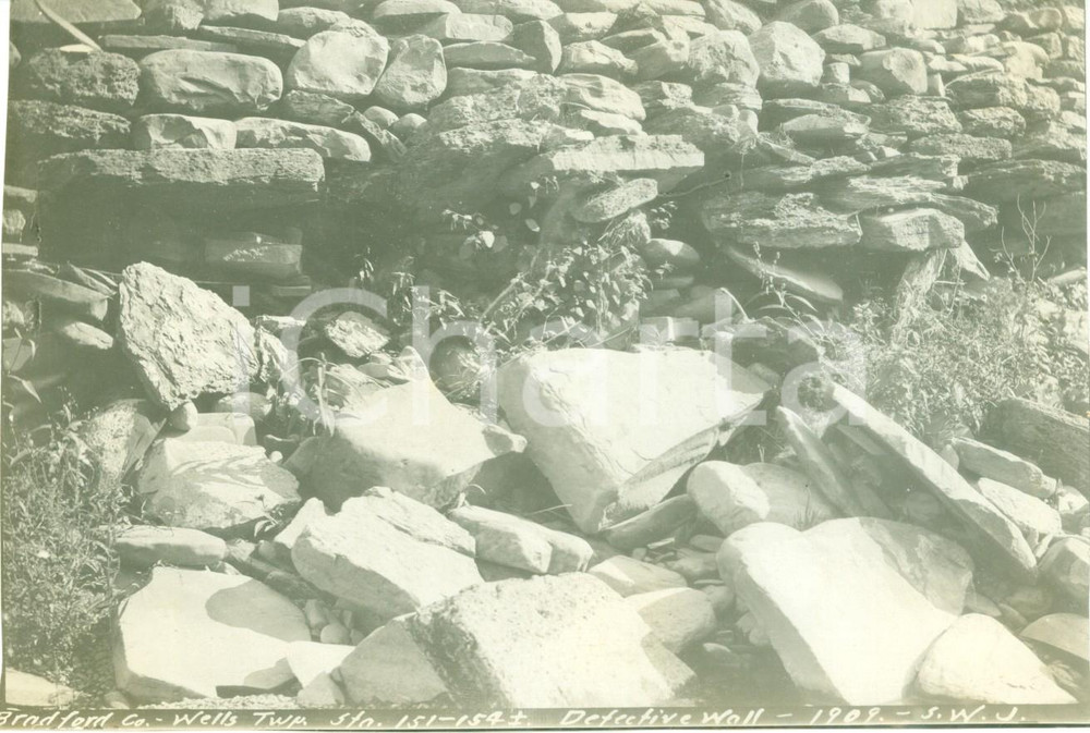 Fotografia d epoca originale 1909 WELLS TOWNSHIP, PENNSYLVANIA USA Un muro crollato Foto 1