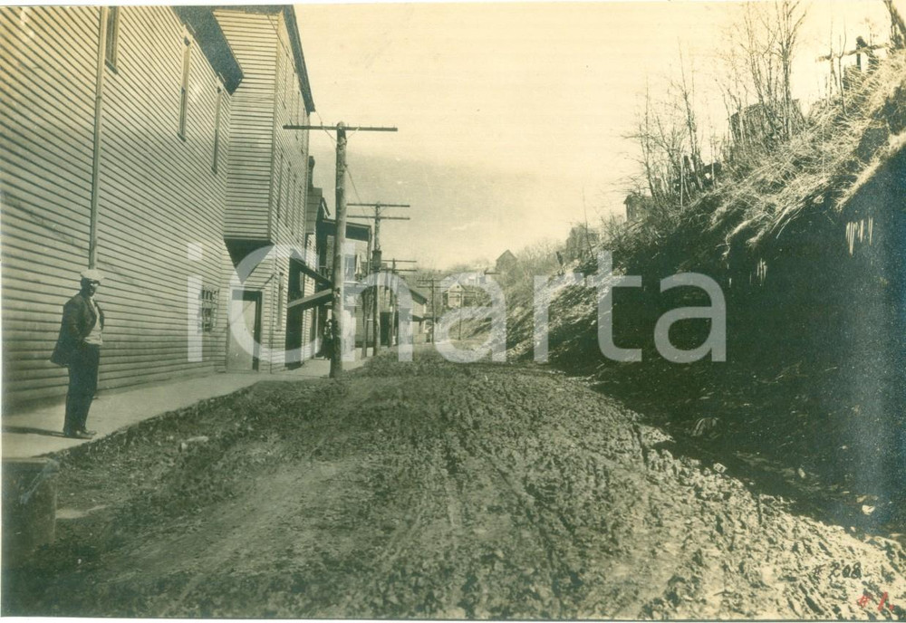 Fotografia d epoca originale 1911 AUSTIN, PENNSYLVANIA USA Strada franata a Ruckaber Street Fotografia 1
