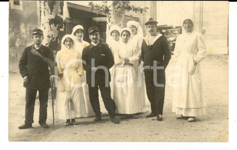 Fotografia d epoca originale 1915 ca WW1 BORDEAUX Feriti di guerra all ospedale con infermiere Foto FP 1