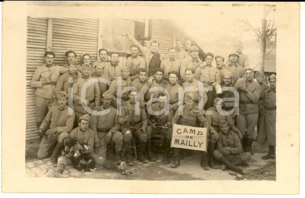 Fotografia d epoca originale 1920 ca MAILLYLECAMP F Militari della banda musicale in posa Fotografia FP 1