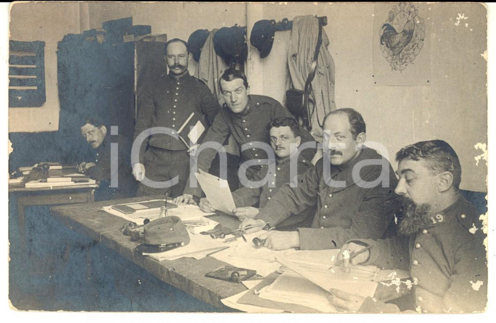 Fotografia d epoca originale 1915 ca WW1 FRANCIA Ufficiali del 19Â° reggimento di fanteria in ufficio Foto 1