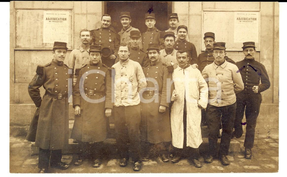 Cartolina originale da collezione 1915 ca FRANCIA Ufficiali del servizio di sussistenza vicino all ufficio Foto 1