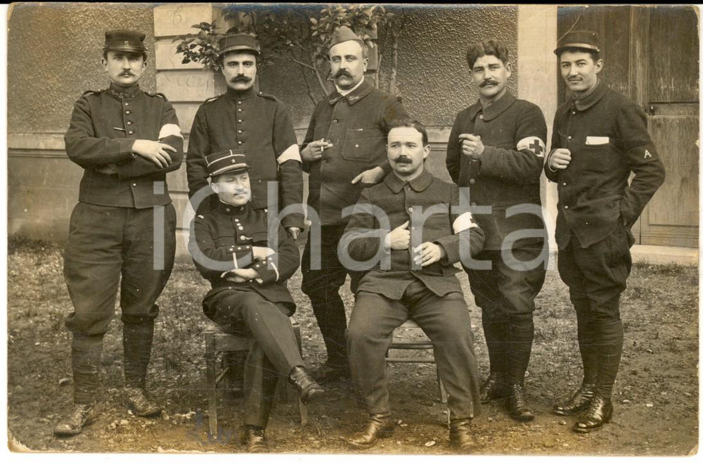 Fotografia d epoca originale 1915 ca WW1 FRANCIA Ufficiali sanitari e automobilisti 5Â° reggimento di fanteria 1