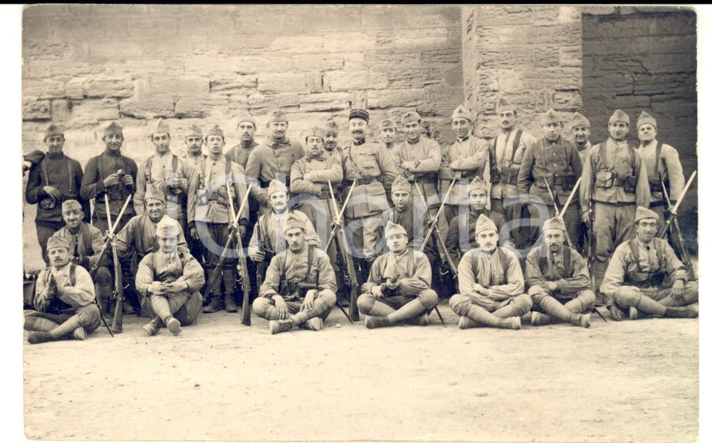 Fotografia d epoca originale 1915 ca WW1 FRANCIA Soldati del 7Â° Reggimento di fanteria con il comandante 1