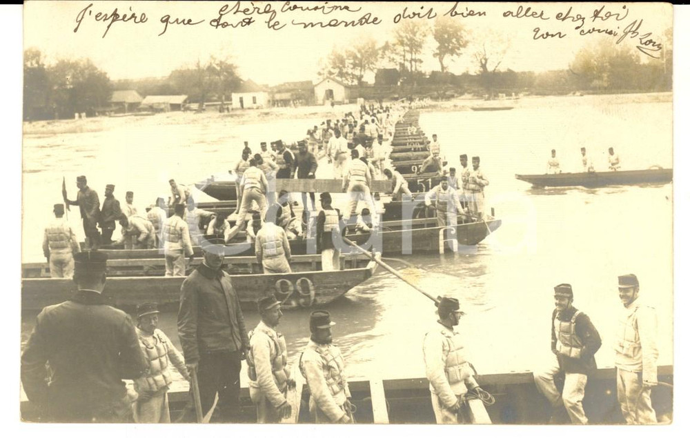 Fotografia d epoca originale 1910 ca FRANCIA Soldati di fanteria all addesramento in barca Fotografia FP 1