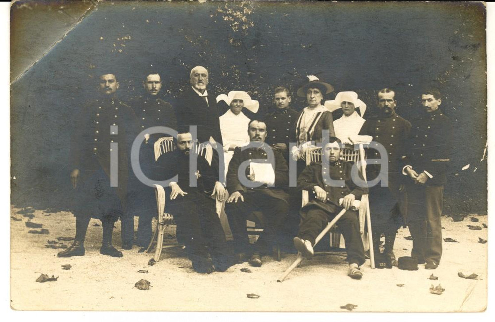 Fotografia d epoca originale 1915 WW1 FRANCIA Feriti all ospedale militare con suore e coppia di benefattori 1