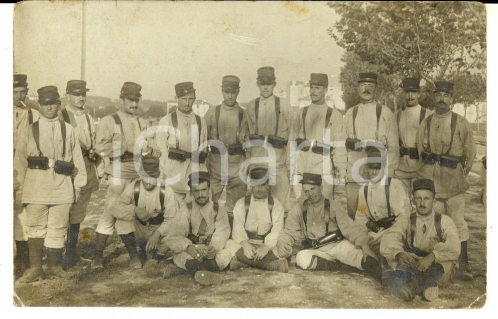 Fotografia d epoca originale 1908 FRANCE Louis CUMINAL in tenuta di marcia con i commilitoni della fanteria 1