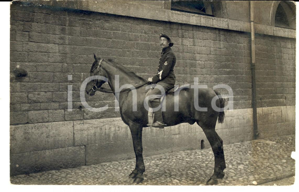 Fotografia d epoca originale 1915 ca WW1 FRANCE Officier LAGRANGE Ã  cheval PRIX DE TIR Photo carte postale 1