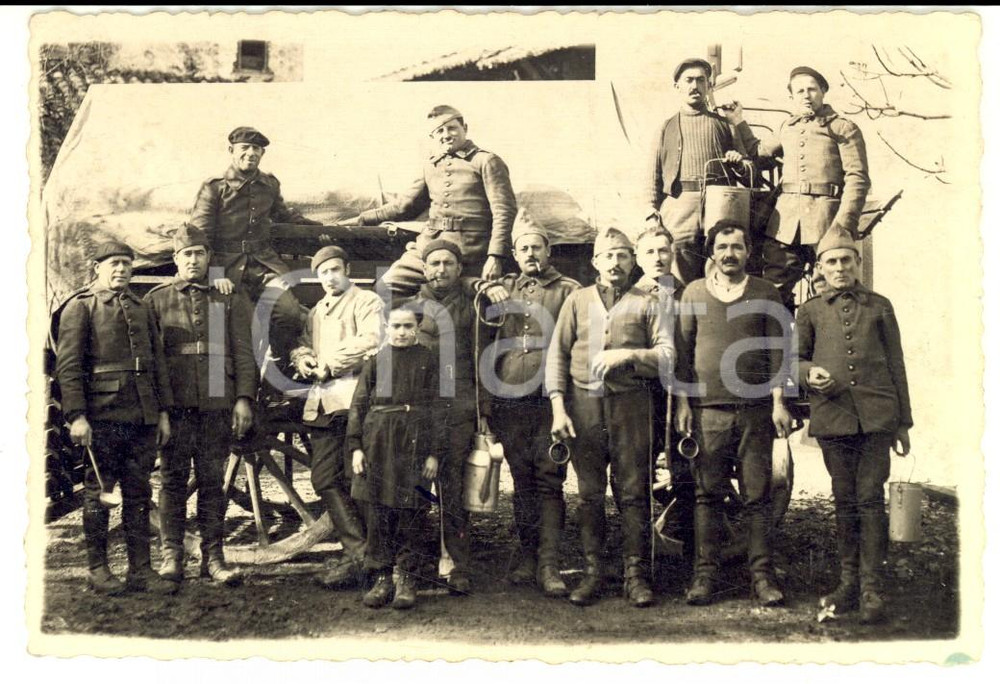 Fotografia d epoca originale 1915 ca WWI FRANCE Gruppo di militari posa con un carro Foto cartolina 1