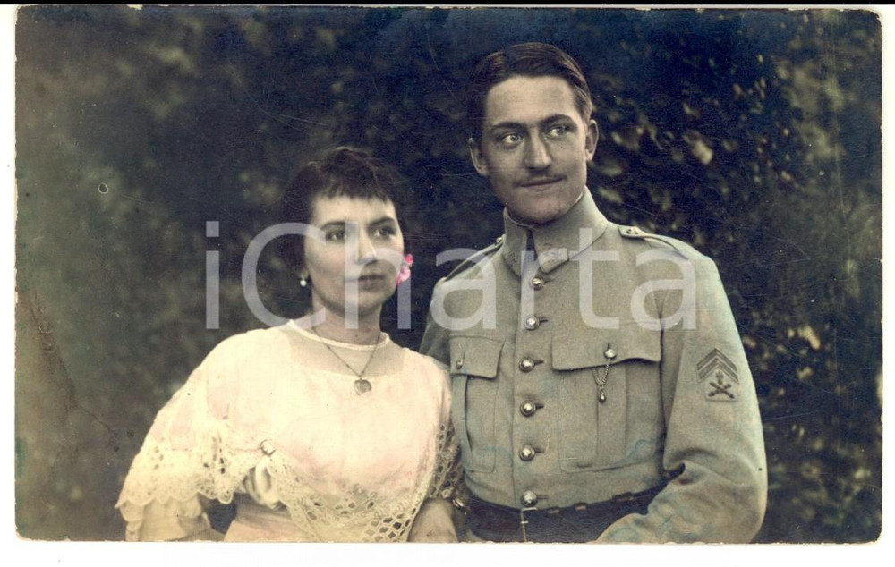 Cartolina originale da collezione 1915 ca WWI FRANCE Ufficiale 24Â° reggimento con la moglie Cartolina FP 1