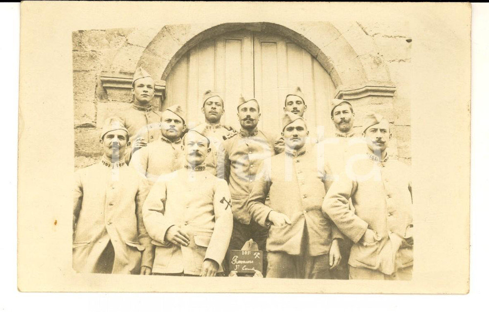 Fotografia d epoca originale 1915 ca WW1 FRANCE Soldats 101e rÃ©giment PIONNIERS Photo carte postale 1