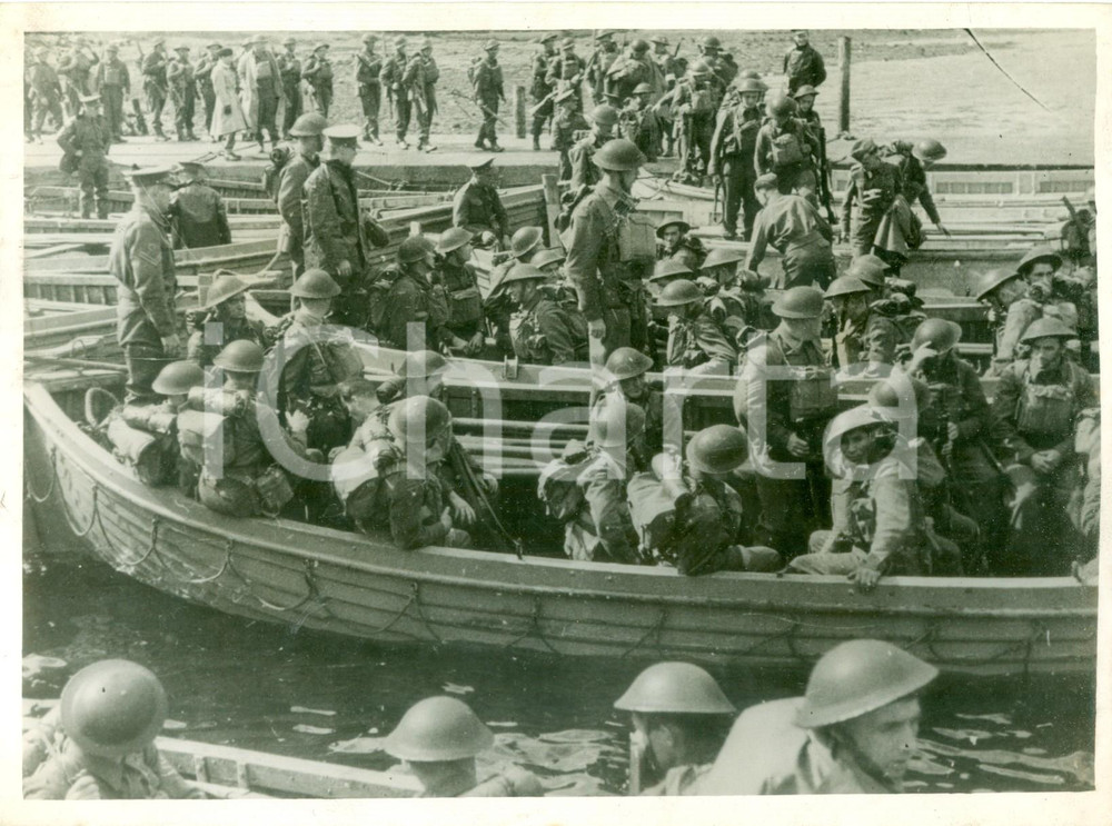 Fotografia d epoca originale 1943 SPITZBERGEN NORVEGIA WW2 Truppe canadesi si imbarcano sulle scialuppe 1