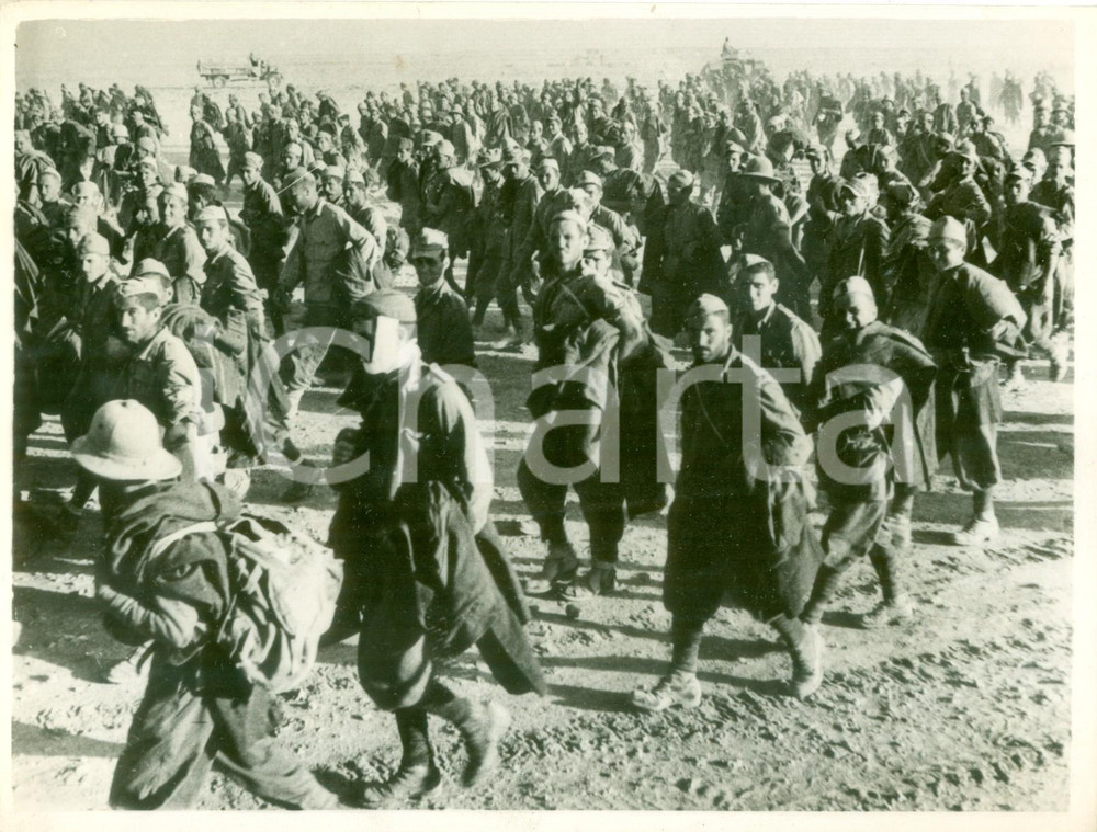Fotografia d epoca originale 1942 EGITTO WW2 Soldati neozelandesi scortano prigionieri esercito di ROMMEL 1