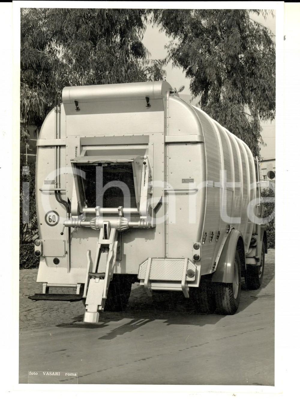 Fotografia d epoca originale 1965 ROMA Ditta Achille TALENTI Camion nettezza urbana al lavoro Foto seriale 1