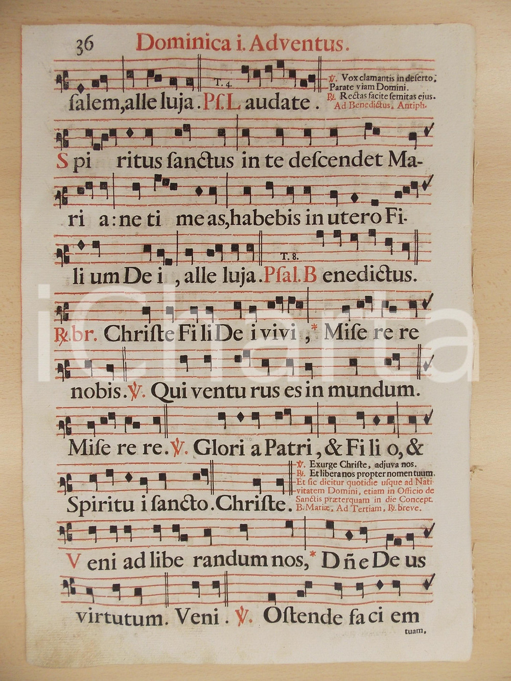 Libro, pubblicazione d epoca 1700 ca ANTIFONARIO ROMANO Pagina canti in rosso e nero AVVENTO I domenica 1