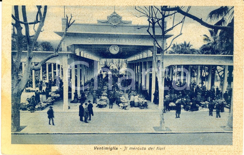 Cartolina originale da collezione 1940 VENTIMIGLIA IM Folla di acquirenti al Mercato dei Fiori Cartolina FP NV 1