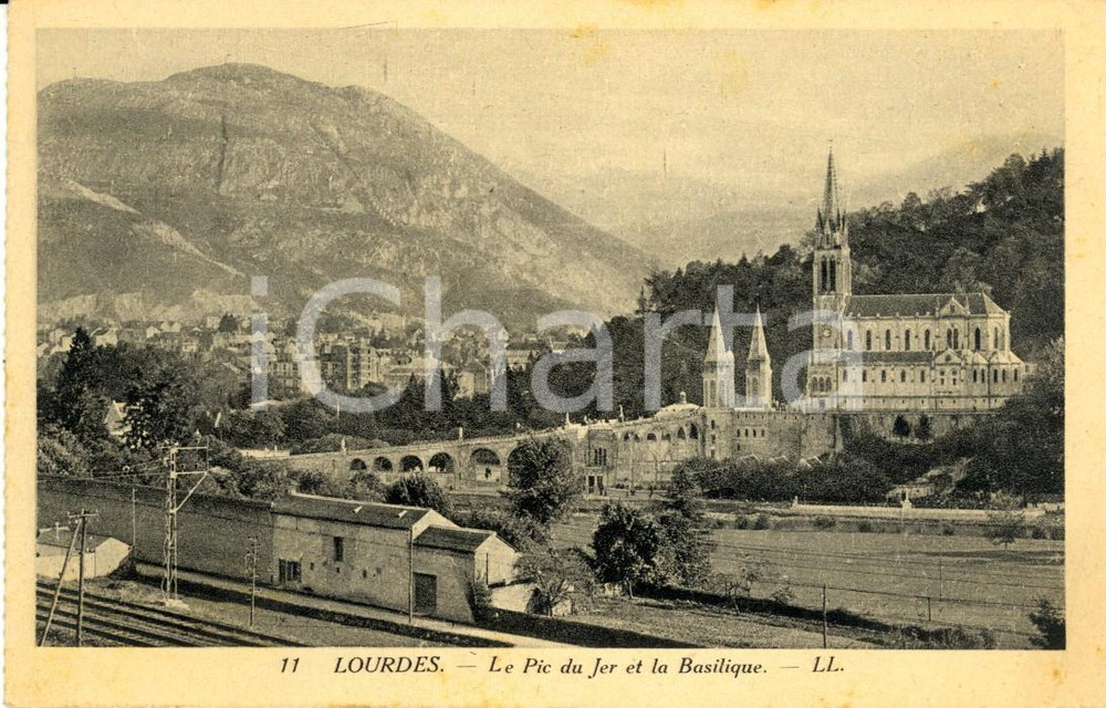 Cartolina originale da collezione 1940 ca LOURDES FRANCE Le PIC DU JER et la Basilique Cartolina FP VG 1