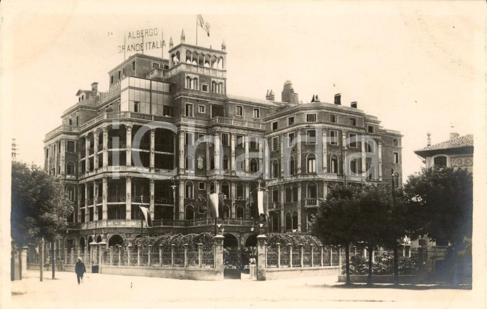 Cartolina originale da collezione 1910 ca VENEZIA LIDO Veduta dell Albergo GRANDE ITALIA Cartolina ANIMATA FP NV 1