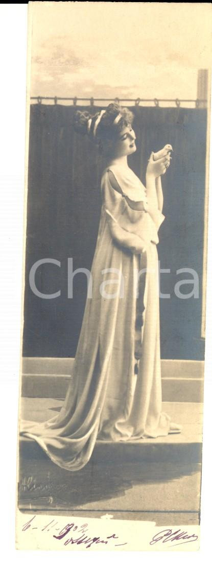 Cartolina originale da collezione 1902 TORINO Giovane vestale con una colomba Cartolina postale 5x13 cm 1