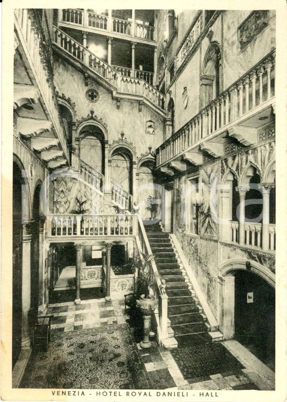 Cartolina originale da collezione 1950 ca VENEZIA La hall dell Hotel ROYAL DANIELI Cartolina FG NV 1