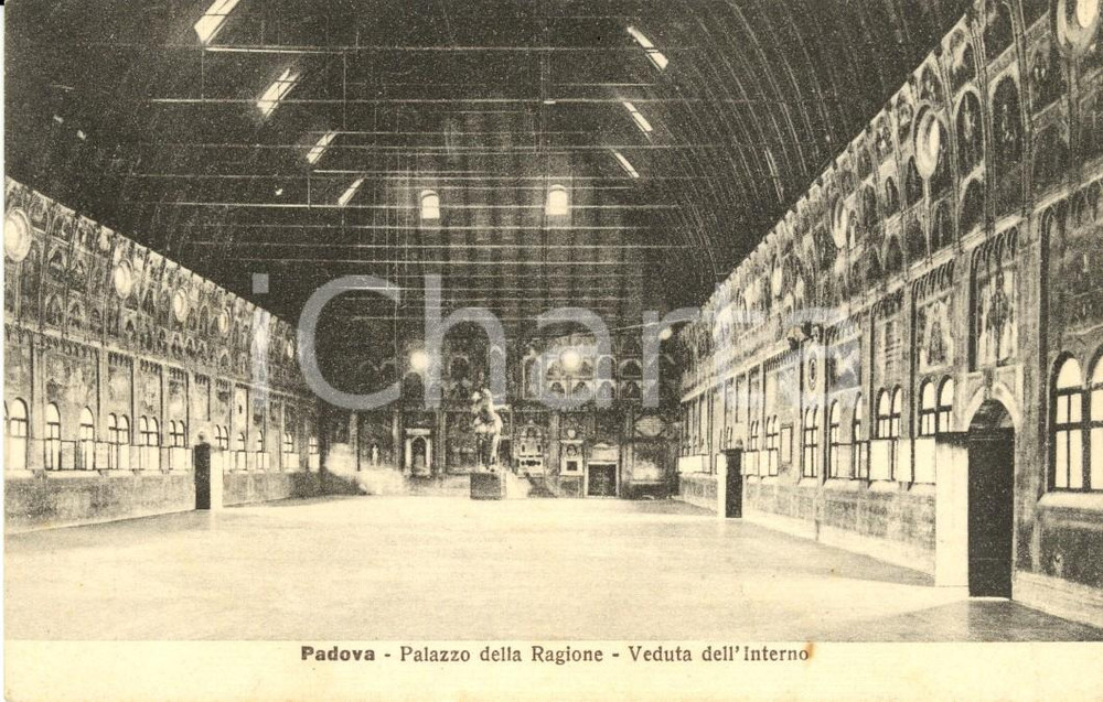 Cartolina originale da collezione 1920 PADOVA Veduta dell interno del Palazzo della RAGIONE Cartolina FP VG 1