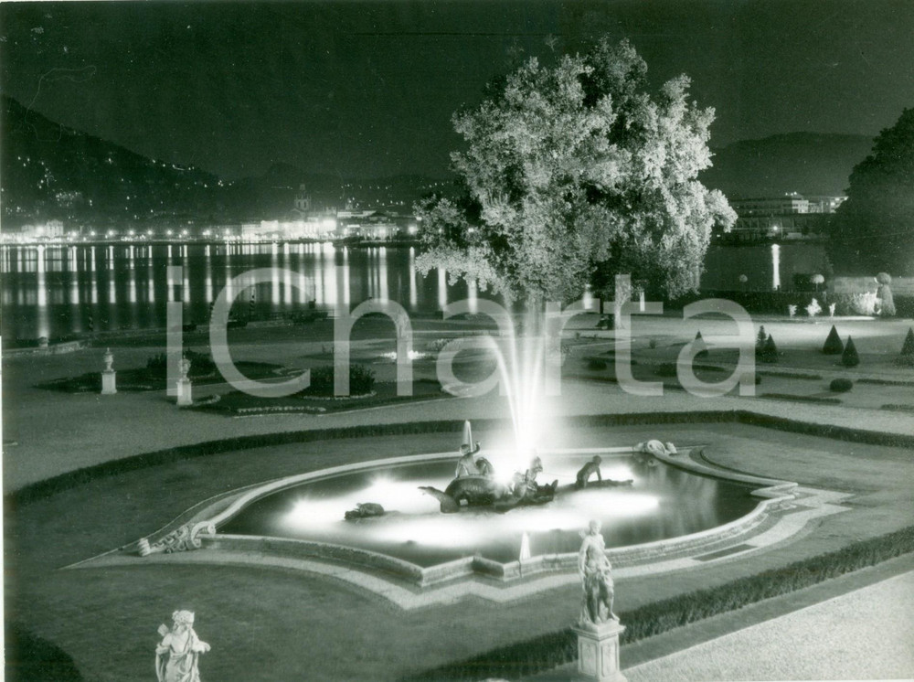Fotografia d epoca originale 1955 ca COMO Veduta fontana col tritone a VILLA OLMO Fotografia 1
