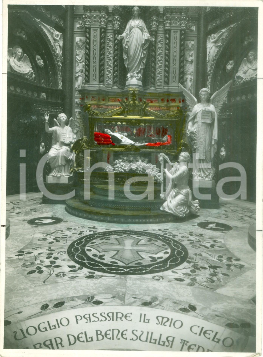 Fotografia d epoca originale 1955 ca VERONA Urna artistica all altare di Santa Teresa del Bambin GesÃ¹ FOTO 1
