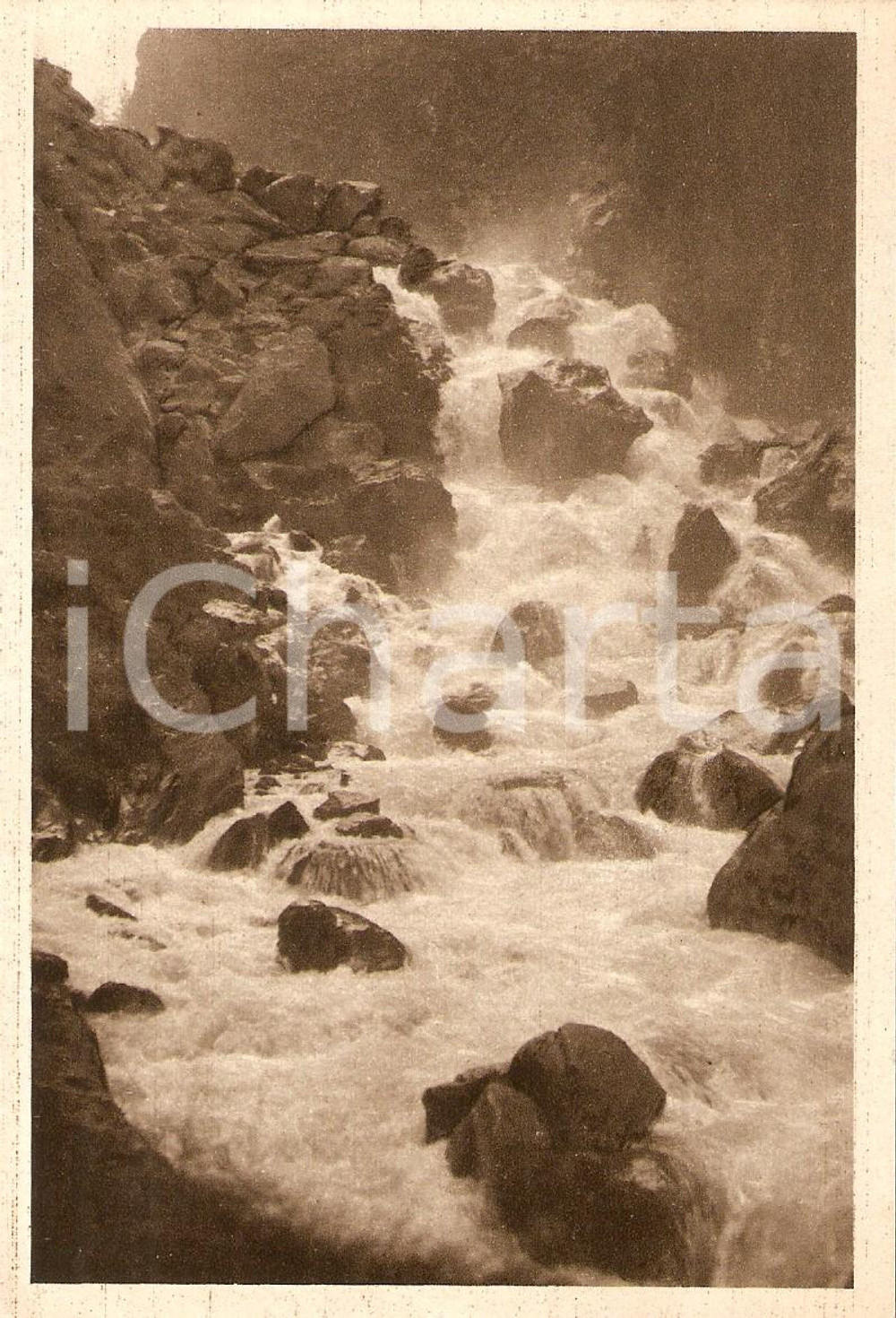 1950 ca PRE'-SAINT-DIDIER (AO) Panorama con orrido *Cartolina FG VG