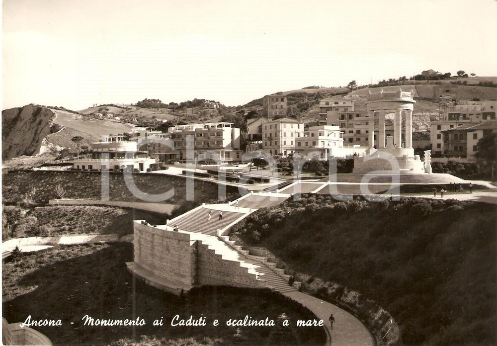 1960 ANCONA Monumento ai Caduti e scalinata a mare *Cartolina FG VG