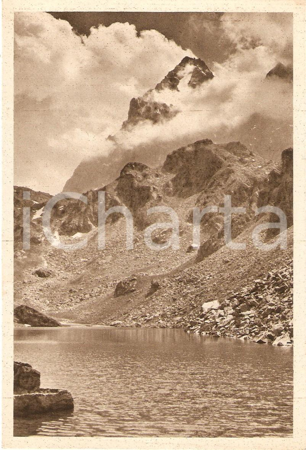 Cartolina originale da collezione 1950 ca ALPI CUNEESI Monviso visto da LAGO FIORENZA Cartolina FG NV 1