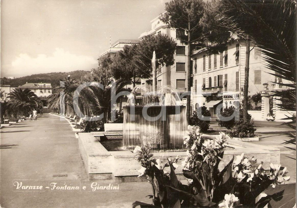 Cartolina originale da collezione 1961 VARAZZE SV Fontane e giardini davanti a Pensione Lido Cartolina FG VG 1