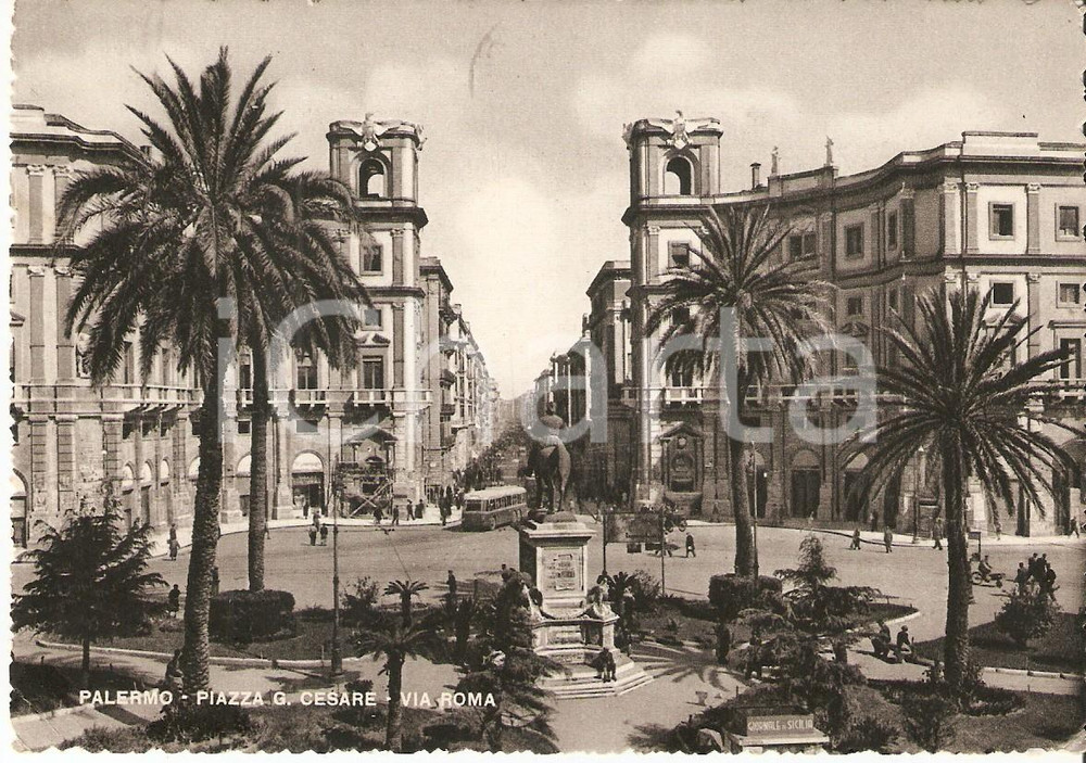 Cartolina originale da collezione 1955 ca PALERMO Piazza Giulio Cesare e Via Roma ANIMATA Cartolina FG VG 1