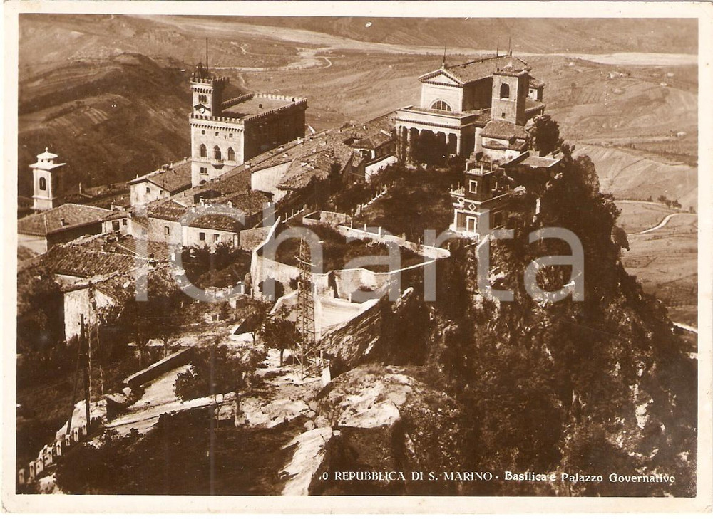 Cartolina originale da collezione 1955 ca REPUBBLICA DI SAN MARINO Basilica e Palazzo Governativo Cartolina FG NV 1