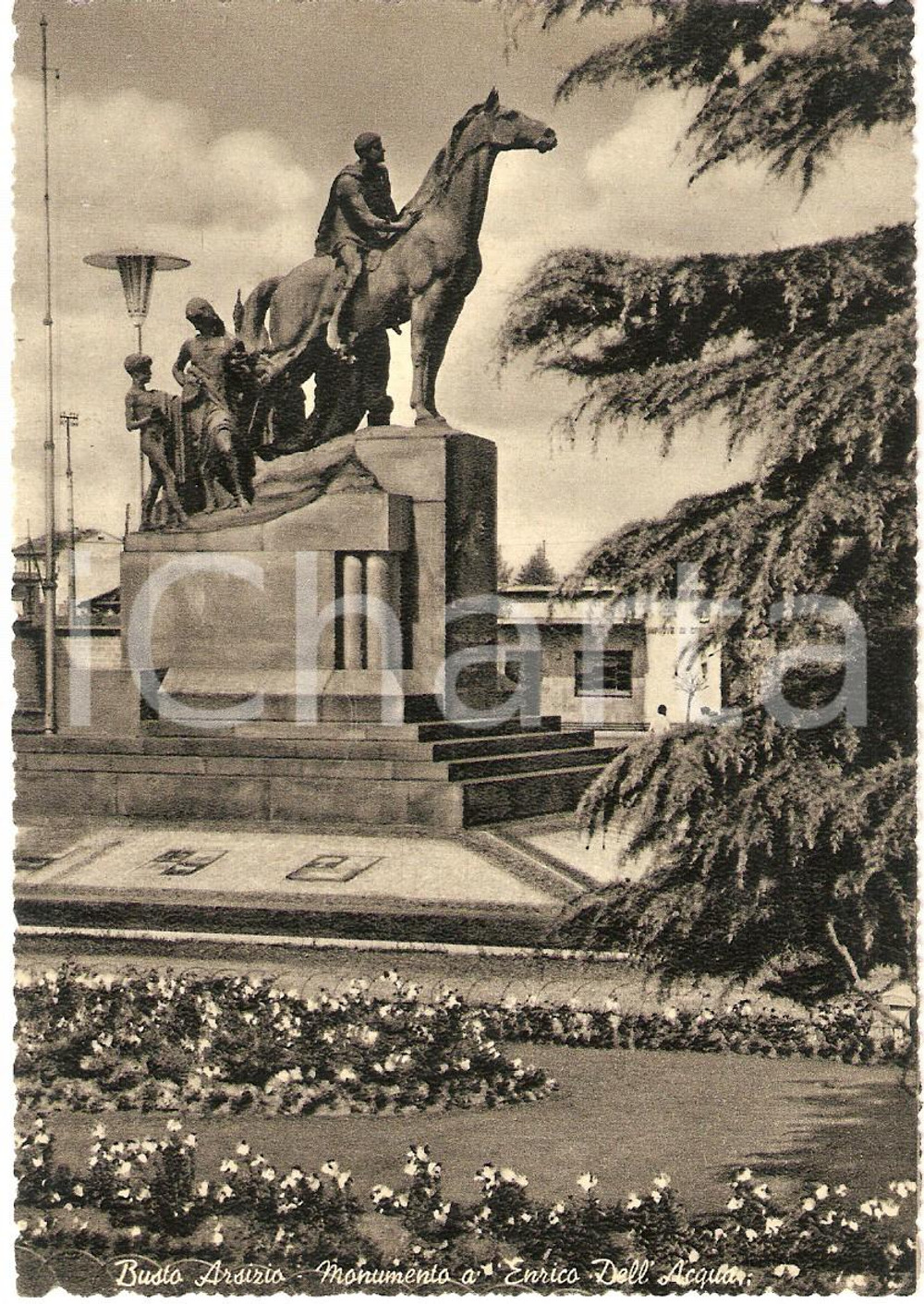 Cartolina originale da collezione 1955 ca BUSTO ARSIZIO VA Monumento a Enrico DELL ACQUA Cartolina FG NV 1
