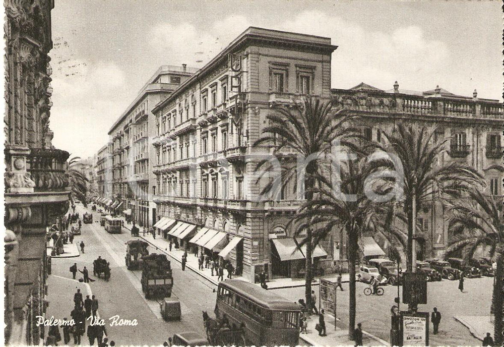 Cartolina originale da collezione 1955 PALERMO Corriera in via Roma ANIMATA Cartolina FG VG 1