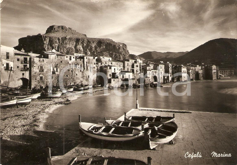Cartolina originale da collezione 1965 CEFALU  PA Panorama con barche e marina Cartolina FG VG 1